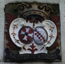 Wapensteen met het alliantie wapen van Hendrick van Basten, gehuwd met Margaretha van Asbeck,
